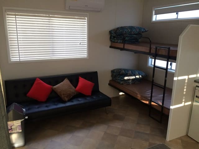 4-berth Cabin (Shared Bathroom)