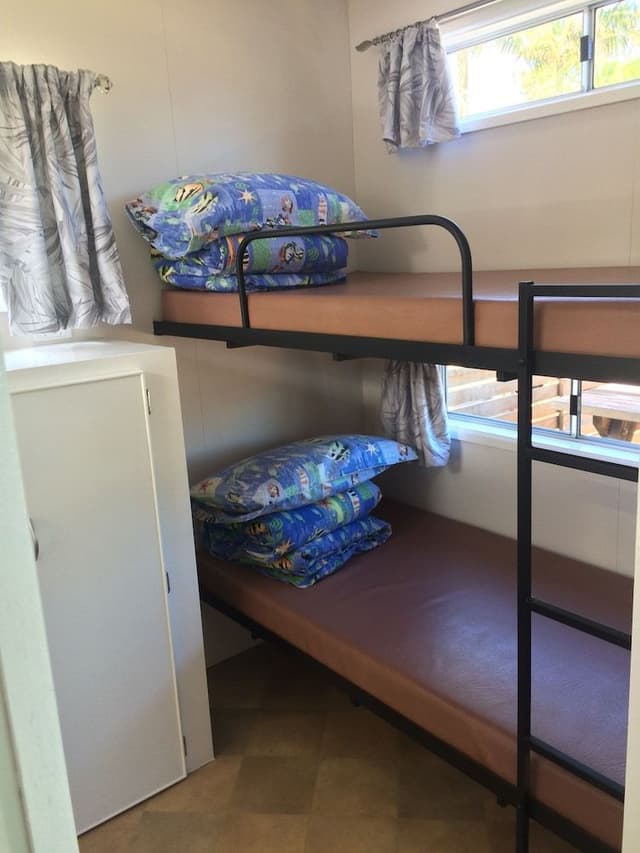6-berth Cabin (Shared Bathroom)