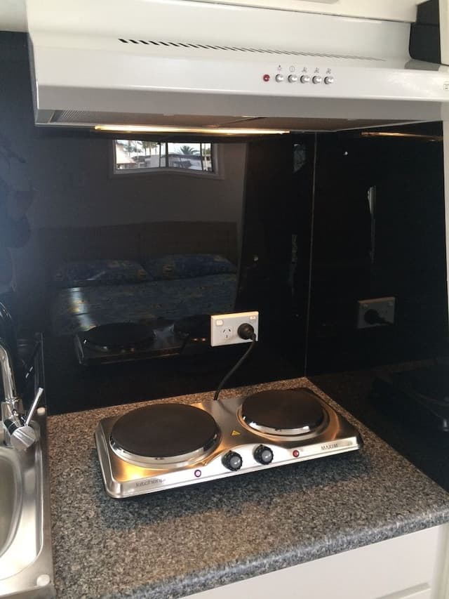 4-berth Cabin (Shared Bathroom)