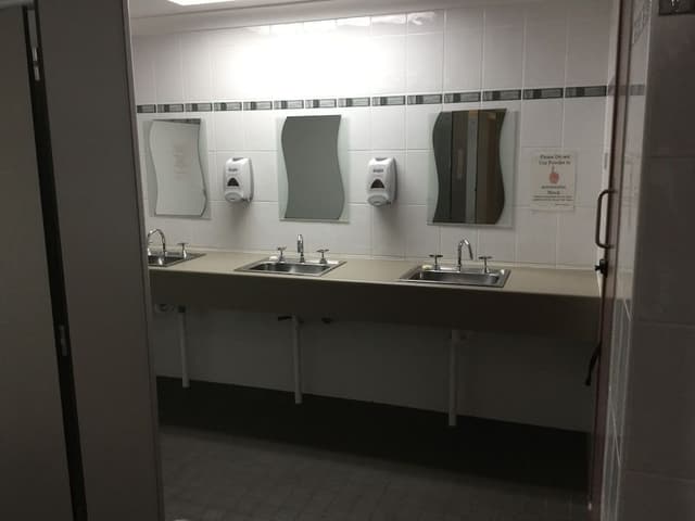6-berth Cabin (Shared Bathroom)