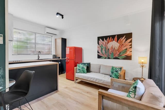 2 Bedroom Apartment with Direct Pool Access