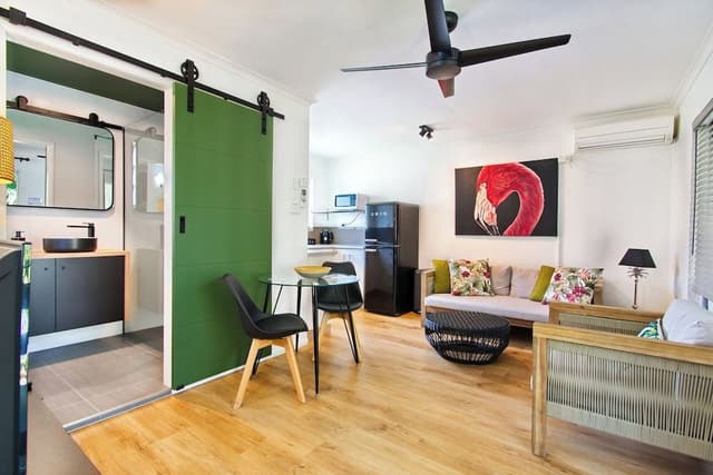 1 Bedroom Apartment with Pool View