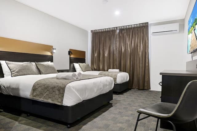 Executive Double or Twin Room, 1 Queen Bed and 1 Single Bed