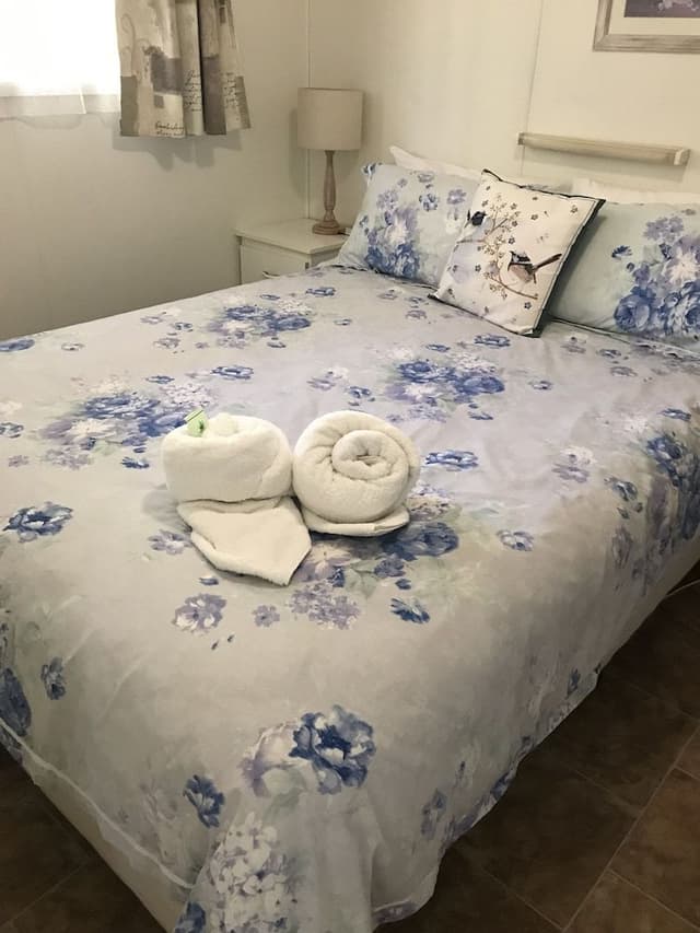 Standard Cabin, 2 Bedrooms (Blue Wren)