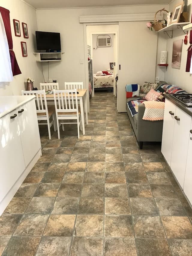 Cabin, 2 Bedrooms (Red Rosella)