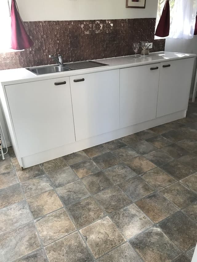 Cabin, 2 Bedrooms (Red Rosella)