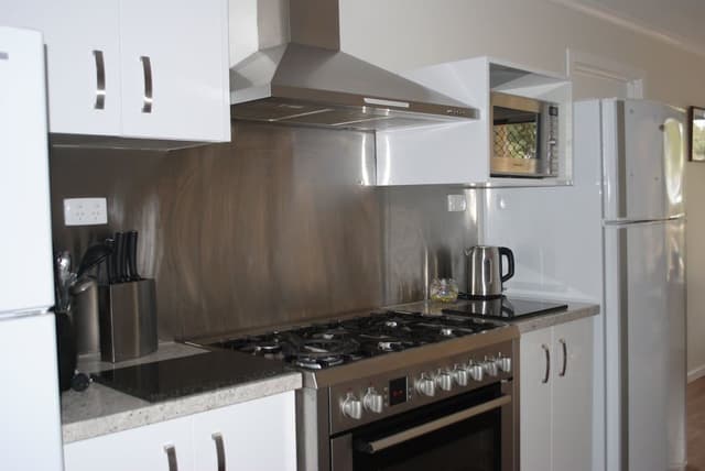 House, 4 Bedrooms (Lorikeet Lodge)