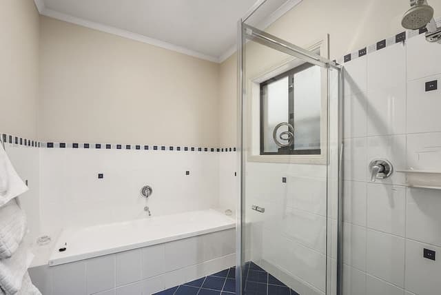 House, 4 Bedrooms, 2 Bathrooms