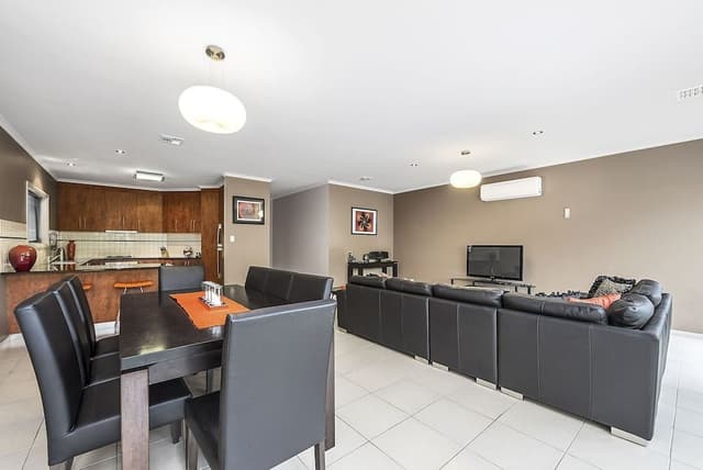 House, 4 Bedrooms, 2 Bathrooms