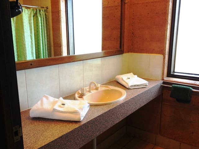 Two Bedroom Lake View Chalet - Gloucester
