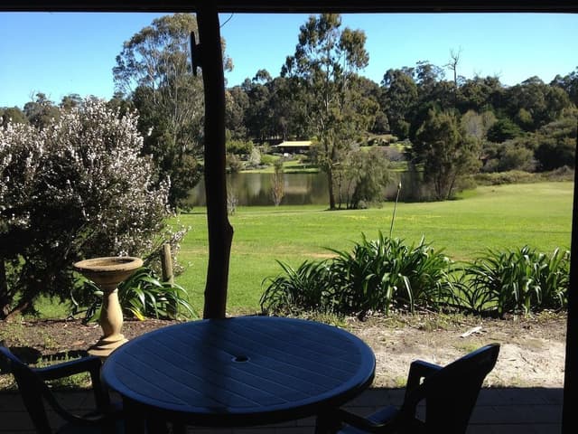 Two Bedroom Lake View Chalet - Gloucester