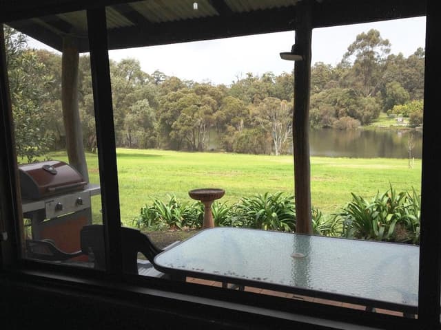 Two Bedroom Lake View Chalet - Gloucester