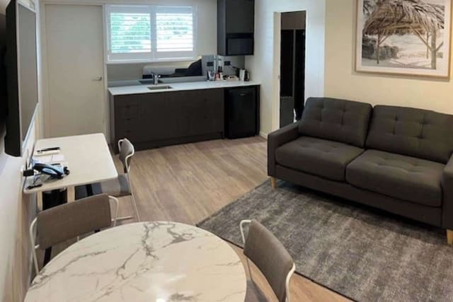 Family Studio (2 Rooms)