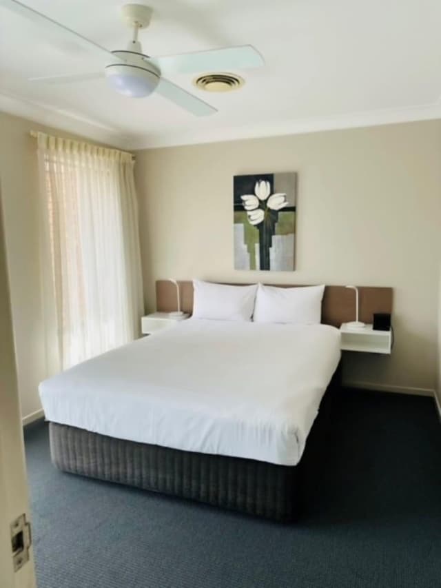 Three Bedroom Apartment - One Queen, One Double & Two Single Beds