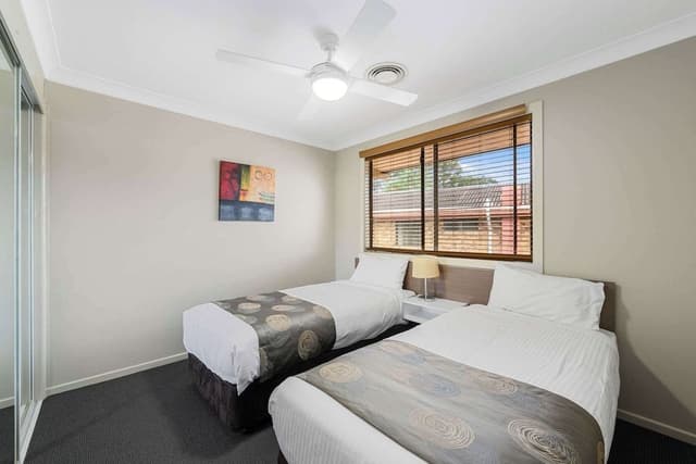 Three Bedroom Apartment - One Queen, One Double & Two Single Beds