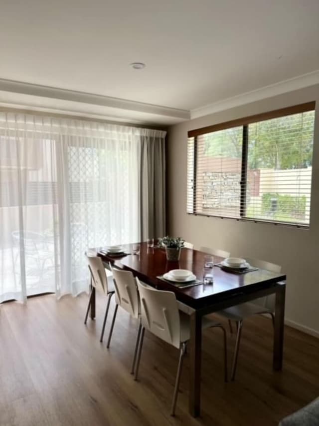 Three Bedroom Apartment - One Queen, One Double & Two Single Beds