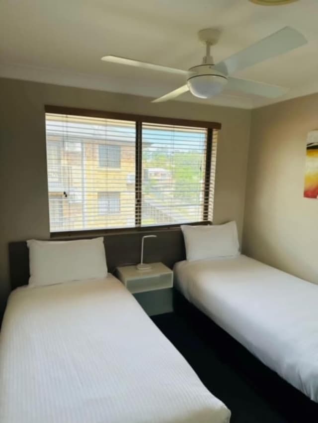 Three Bedroom Apartment - One Queen, One Double & Two Single Beds