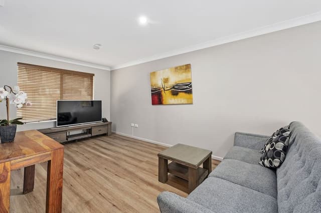 Three Bedroom Apartment - One Queen, One Double & Two Single Beds