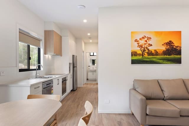 Deluxe 2 Bedroom Cabin - Sleeps 6