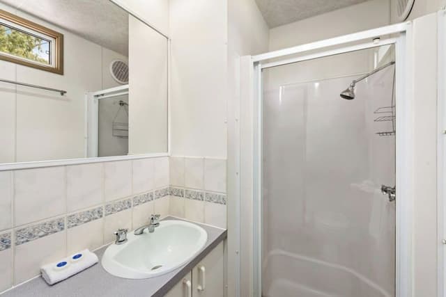 Standard 2 Bedroom Cabin - Sleeps 5