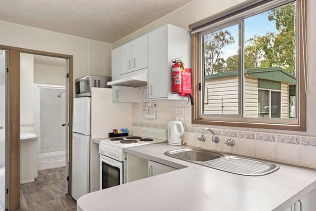 Standard 2 Bedroom Cabin - Sleeps 5