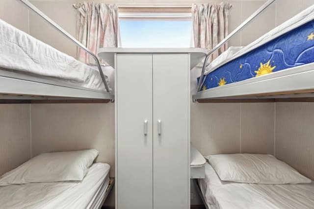 Standard 2 Bedroom Cabin - Sleeps 5