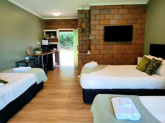 Deluxe Family Room