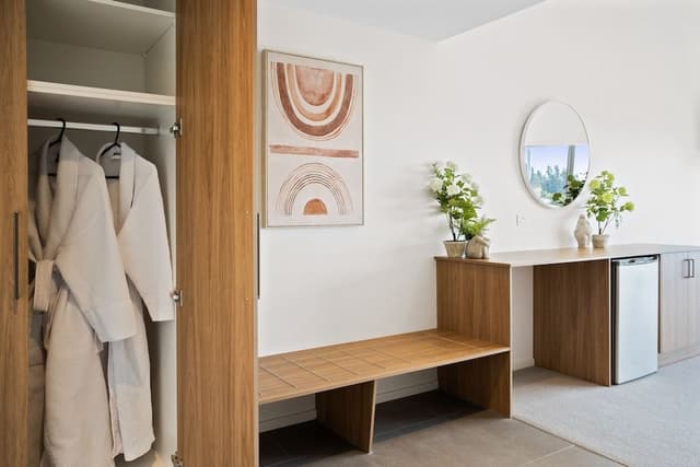 Studio, 1 Queen Bed, Balcony, Marina View (1)