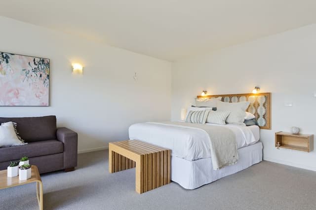 Studio, 1 Queen Bed, Balcony, Marina View (1)