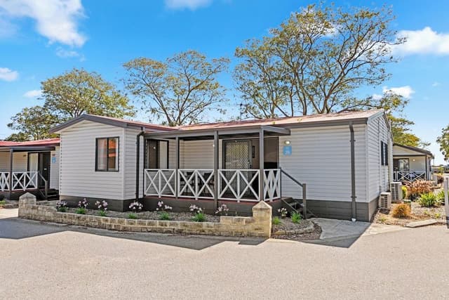 Deluxe 2 Bedroom Cabin