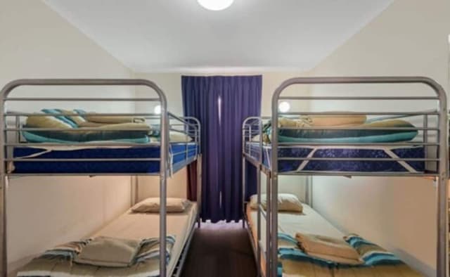 Deluxe 2 Bedroom Cabin - Sleeps 6