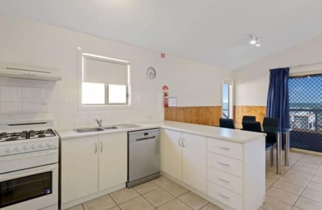 Deluxe 2 Bedroom Cabin - Sleeps 6