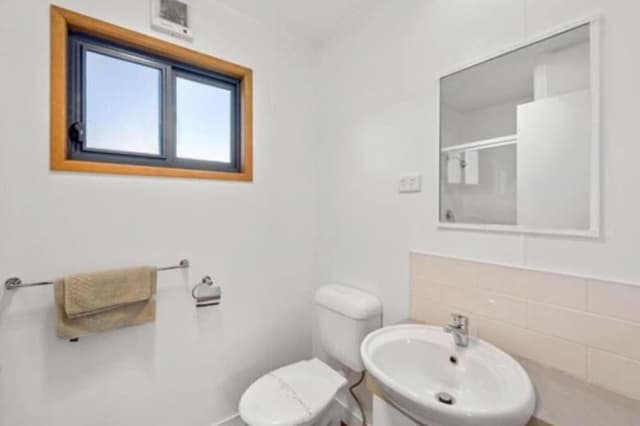 Superior 2 Bedroom Cabin - Sleeps 6