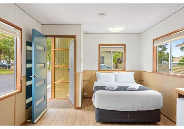 Economy Studio Cabin