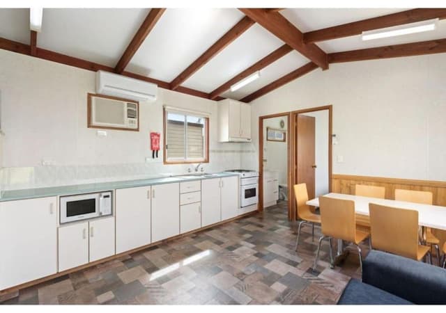 Superior 3 Bedroom Cabin