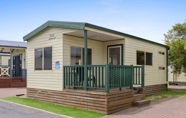 Standard 2 Bedroom Cabin - Sleeps 6