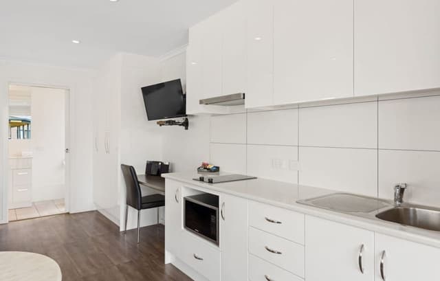 Superior Studio Cabin
