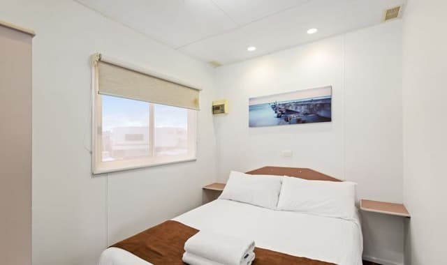 Economy Cabin - Sleeps 6