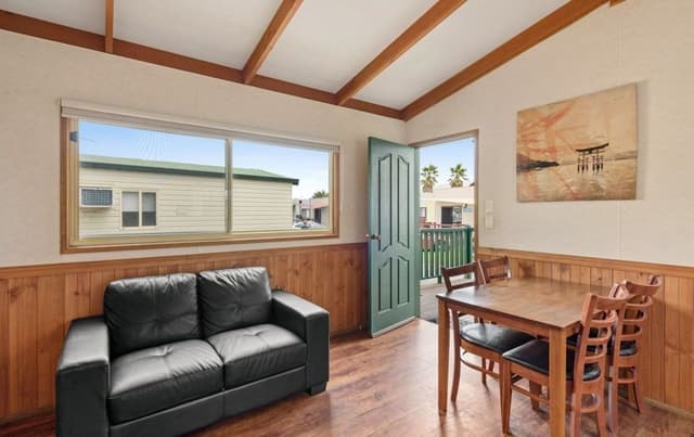 Standard 2 Bedroom Cabin - Sleeps 6
