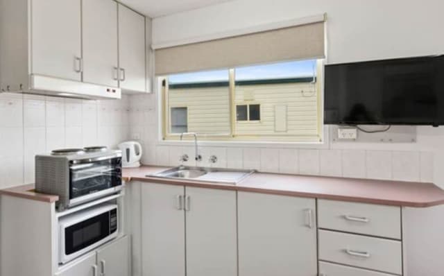 Economy Cabin - Sleeps 6