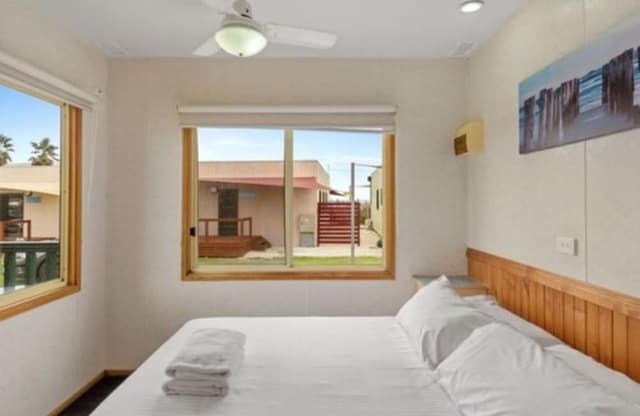 Standard 2 Bedroom Cabin - Sleeps 6