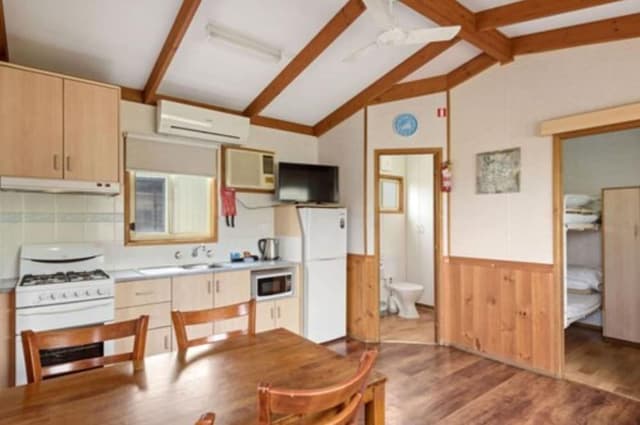 Standard 2 Bedroom Cabin - Sleeps 6
