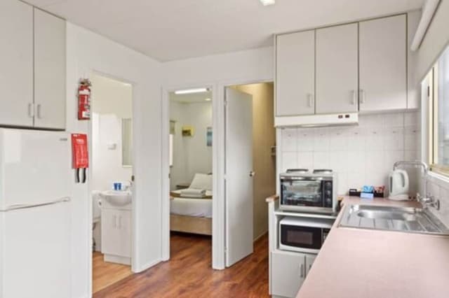 Economy Cabin - Sleeps 6