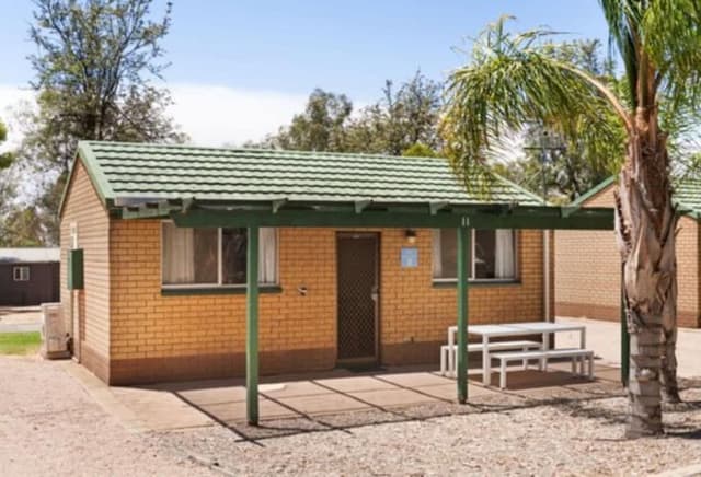 Economy Studio Cabin - Pet Friendly