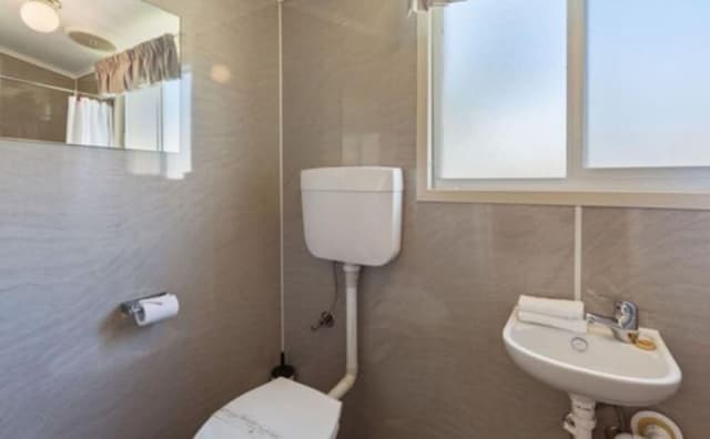 Economy Studio Cabin - Pet Friendly