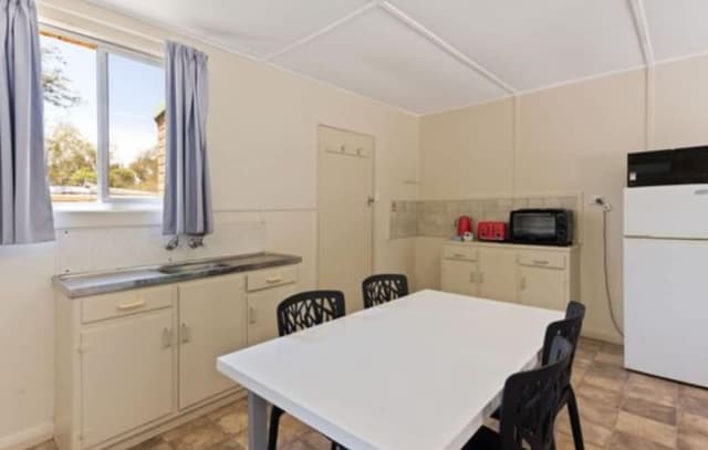 Economy Studio Cabin - Pet Friendly