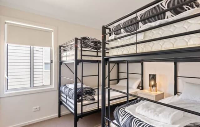 Deluxe 2 Bedroom Cabin - Sleeps 6