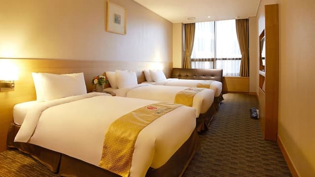 Triple Room