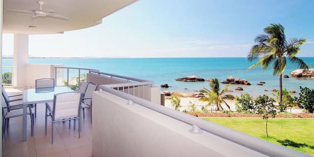Superior Apartment, 3 Bedrooms (3 B'room 2couples/2kids)