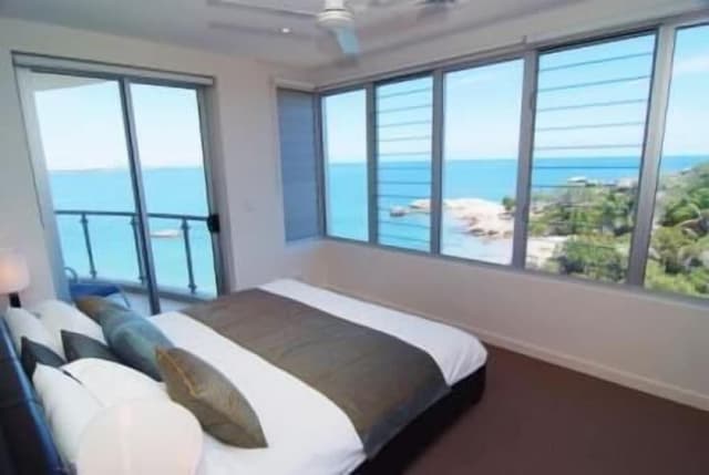 Superior Apartment, 3 Bedrooms (3 B'room 2couples/2kids)